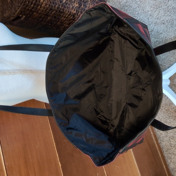 Victoria's Secret Extra Large Plaid Tote Overnight Bag - Picture 5 of 7